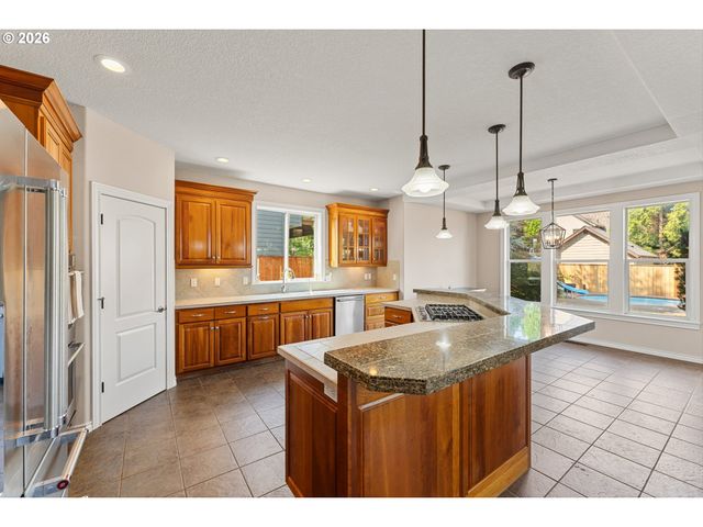 12100 HAZELDELL Ave, Oregon City, OR 97045