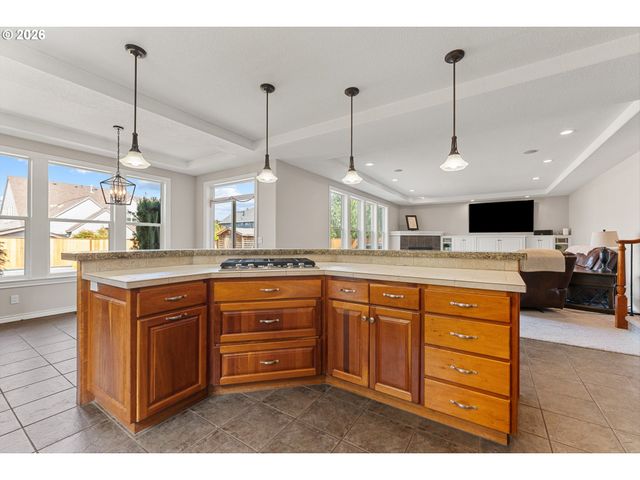 12100 HAZELDELL Ave, Oregon City, OR 97045