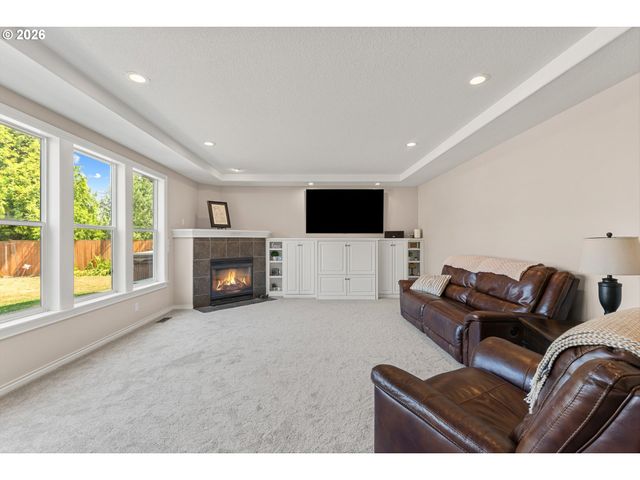 12100 HAZELDELL Ave, Oregon City, OR 97045