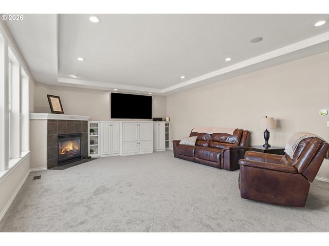 12100 HAZELDELL Ave, Oregon City, OR 97045