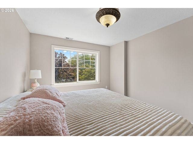 12100 HAZELDELL Ave, Oregon City, OR 97045