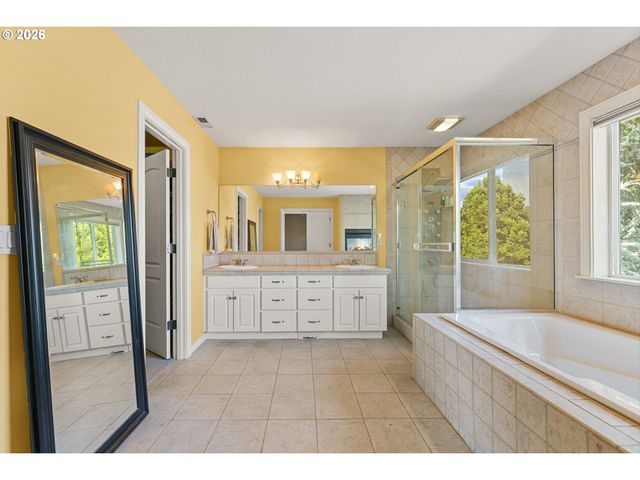 12100 HAZELDELL Ave, Oregon City, OR 97045