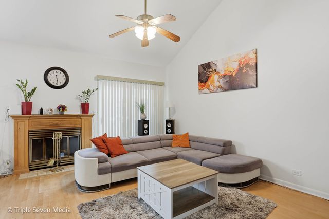 488 W Jason Lane, Wood Dale, IL 60191