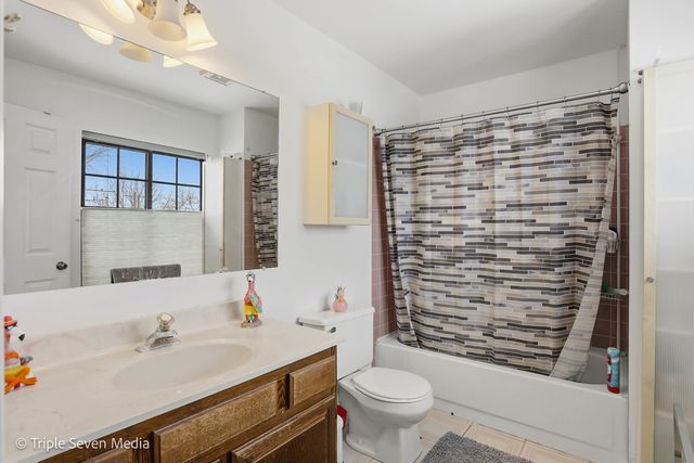 488 W Jason Lane, Wood Dale, IL 60191