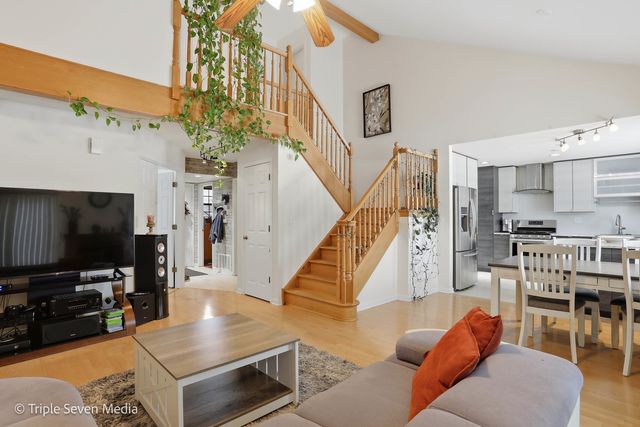 488 W Jason Lane, Wood Dale, IL 60191