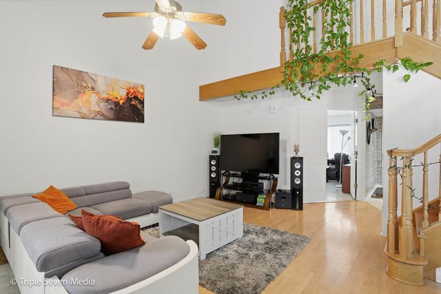 488 W Jason Lane, Wood Dale, IL 60191