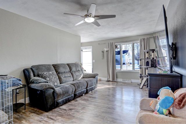 400 FRANCES STREET, Kaukauna, WI 54130