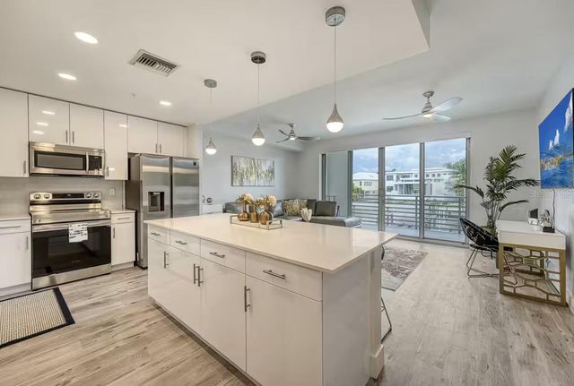 1709 N TAMIAMI TRAIL 220, Sarasota, FL 34234