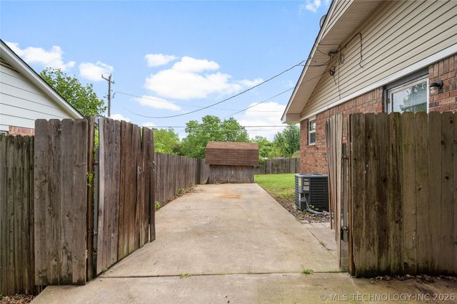 619 Elmwood Drive, Cleveland, OK 74020