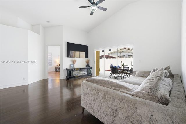 18427 NW 9th Ct, Pembroke Pines, FL 33029