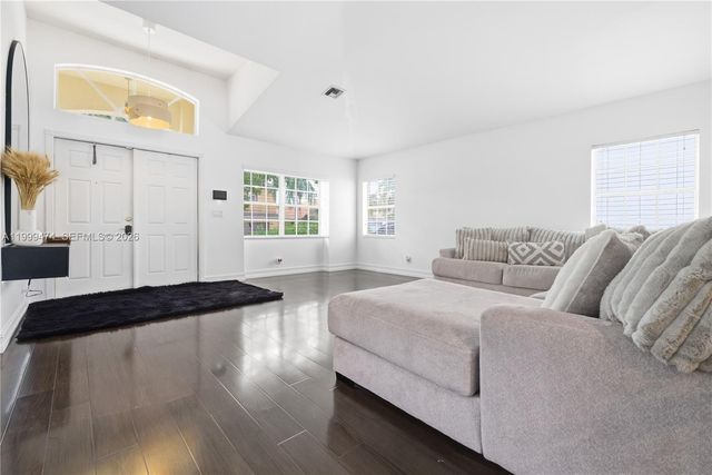 18427 NW 9th Ct, Pembroke Pines, FL 33029