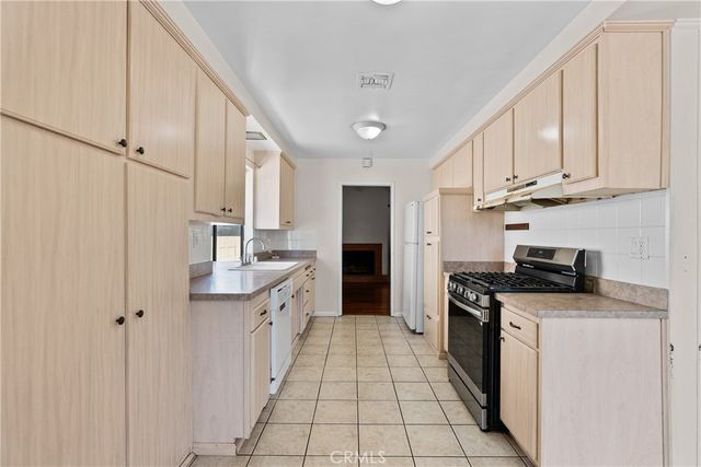 10048 Swinton Avenue, Granada Hills, CA 91343