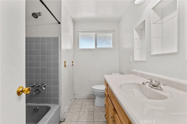 10048 Swinton Avenue, Granada Hills, CA 91343