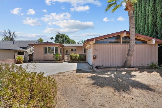 10048 Swinton Avenue, Granada Hills, CA 91343
