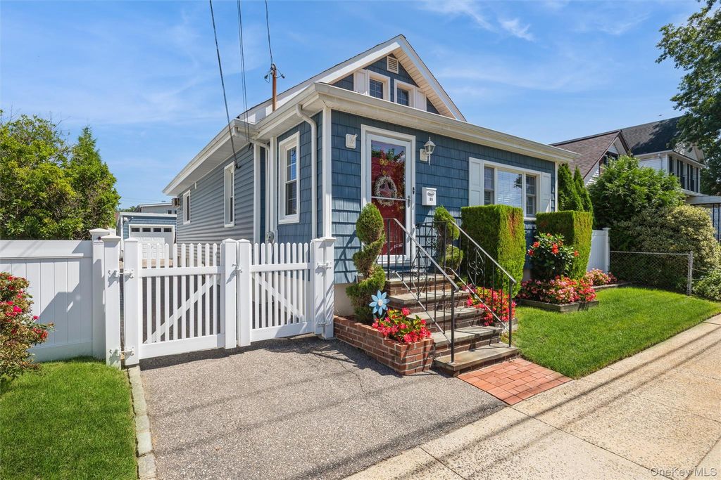 99 Barwick Street, Floral Park, NY 11001 — photo 3