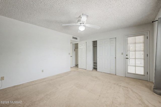 9860 N Longford Drive, Tucson, AZ 85742