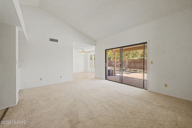 9860 N Longford Drive, Tucson, AZ 85742