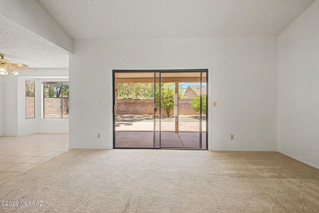 9860 N Longford Drive, Tucson, AZ 85742