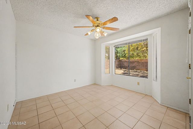9860 N Longford Drive, Tucson, AZ 85742