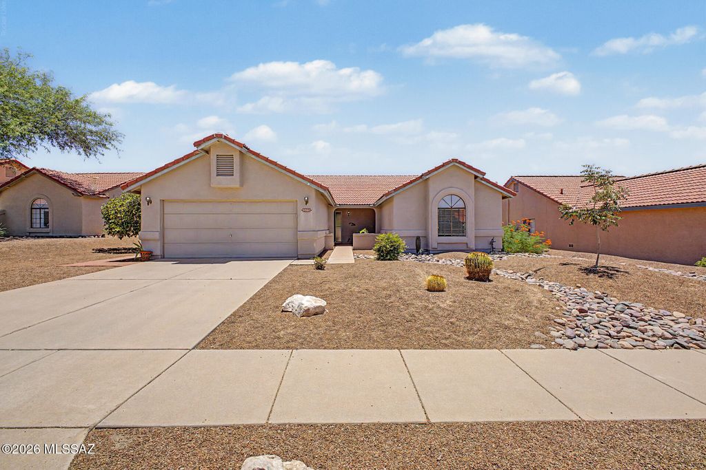 9860 N Longford Drive, Tucson, AZ 85742