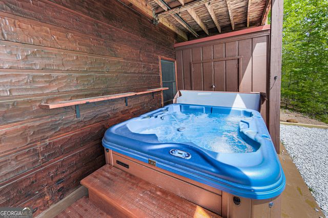 88 Black Gum Lane, Blue Ridge, GA 30513