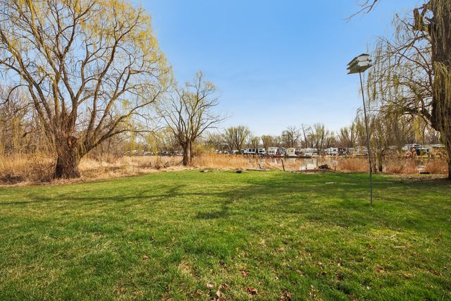 27884 W Riverside Drive, Antioch, IL 60002
