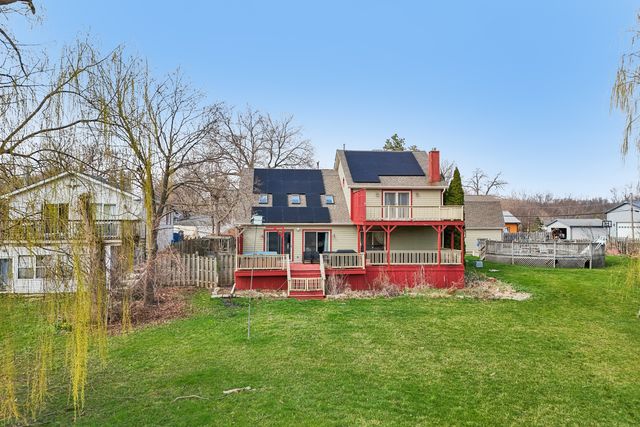 27884 W Riverside Drive, Antioch, IL 60002