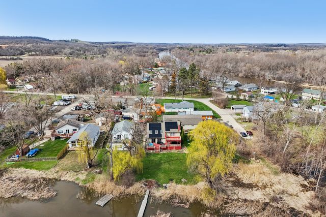 27884 W Riverside Drive, Antioch, IL 60002