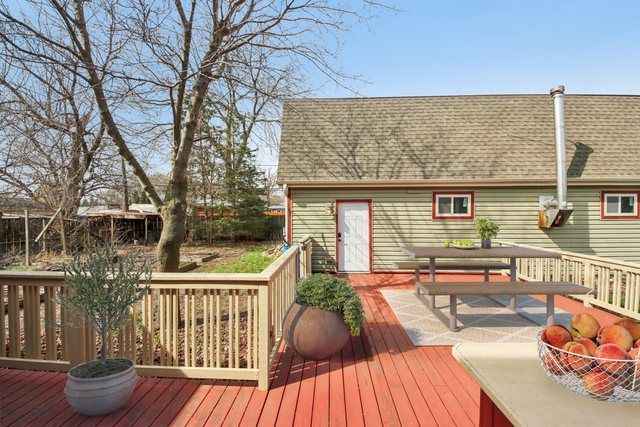 27884 W Riverside Drive, Antioch, IL 60002