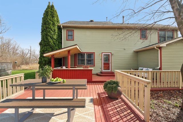 27884 W Riverside Drive, Antioch, IL 60002