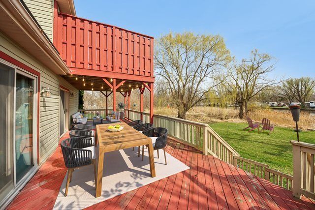 27884 W Riverside Drive, Antioch, IL 60002