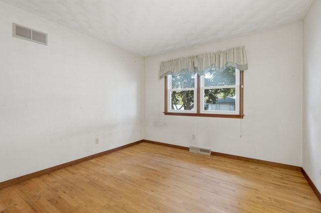 4702 Sheridan Street, Davenport, IA 52806
