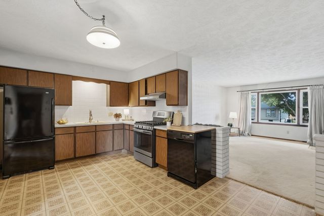 4702 Sheridan Street, Davenport, IA 52806