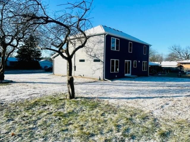 820 N Van Buren Street, Batavia, IL 60510