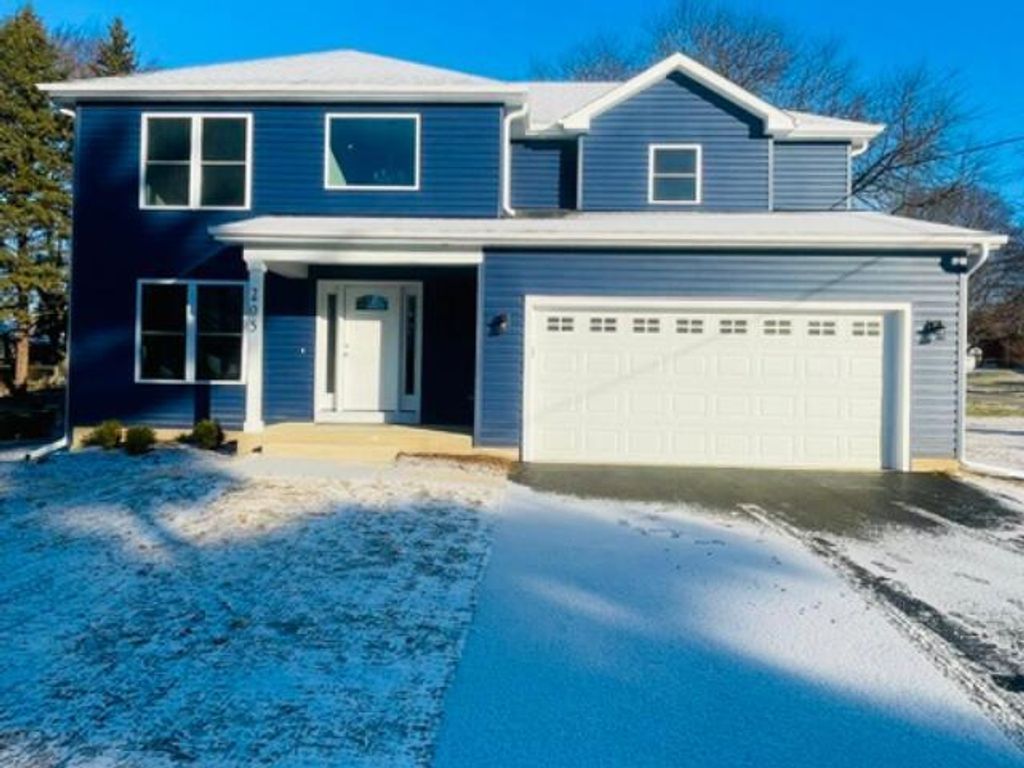 820 N Van Buren Street, Batavia, IL 60510