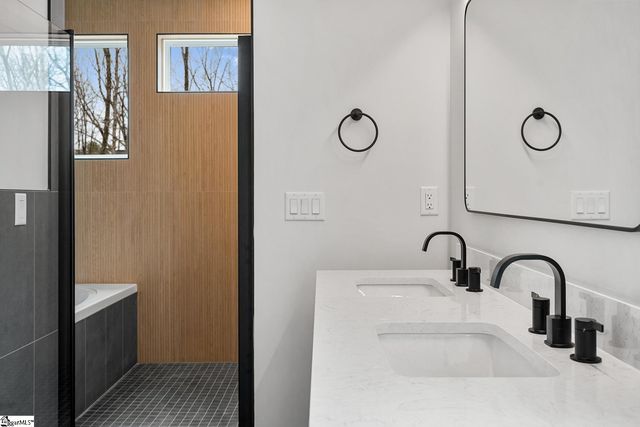 2730 N 29 Highway, Anderson, SC 29621