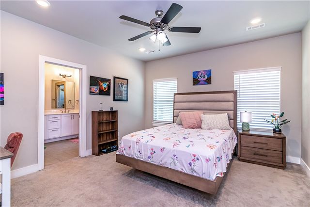 146 E South Street, Fayetteville, AR 72701