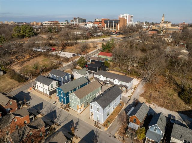 146 E South Street, Fayetteville, AR 72701