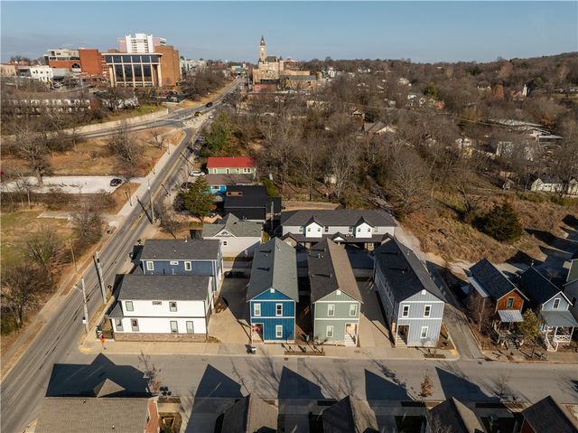 146 E South Street, Fayetteville, AR 72701