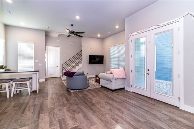 146 E South Street, Fayetteville, AR 72701