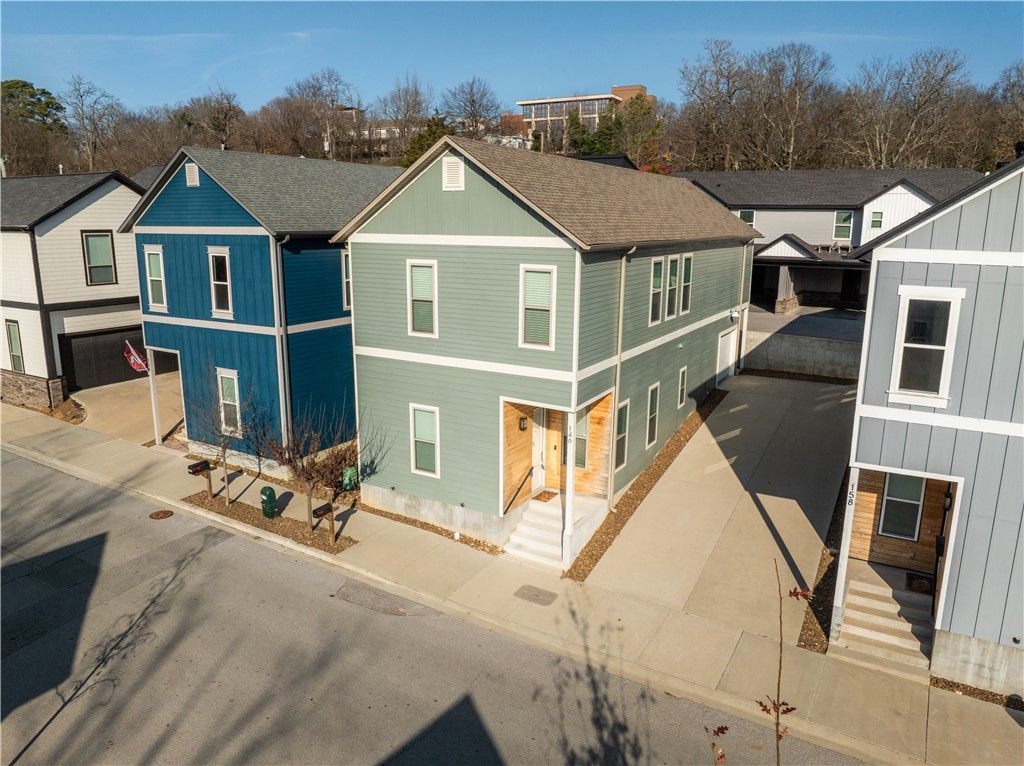 146 E South Street, Fayetteville, AR 72701