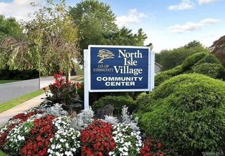 37 El Comino #37, Coram, NY 11727