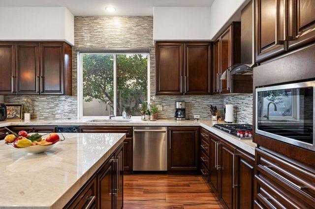 704 Mission Creek Drive, Palm Desert, CA 92211