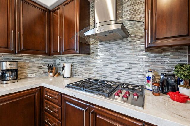 704 Mission Creek Drive, Palm Desert, CA 92211