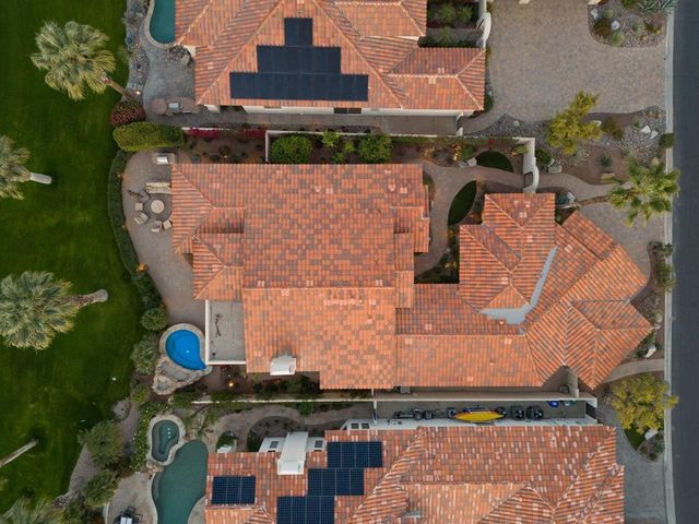 704 Mission Creek Drive, Palm Desert, CA 92211