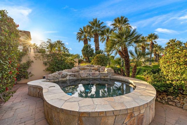 704 Mission Creek Drive, Palm Desert, CA 92211