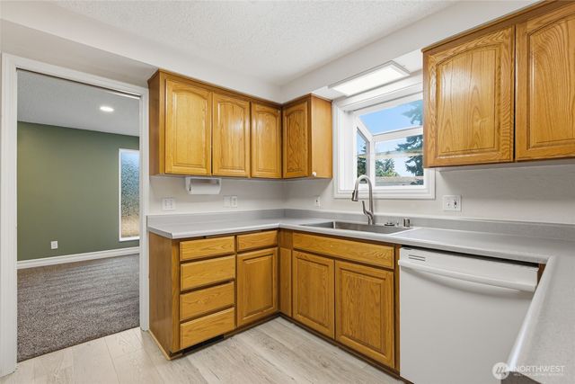 7804 Bobcat Drive SE, Lacey, WA 98503