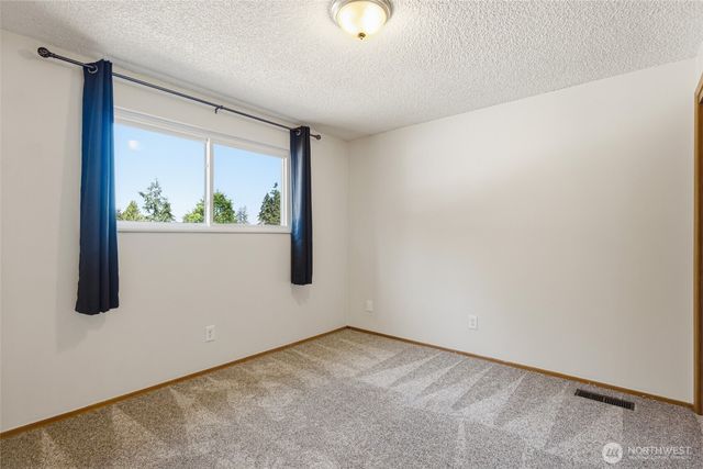 7804 Bobcat Drive SE, Lacey, WA 98503