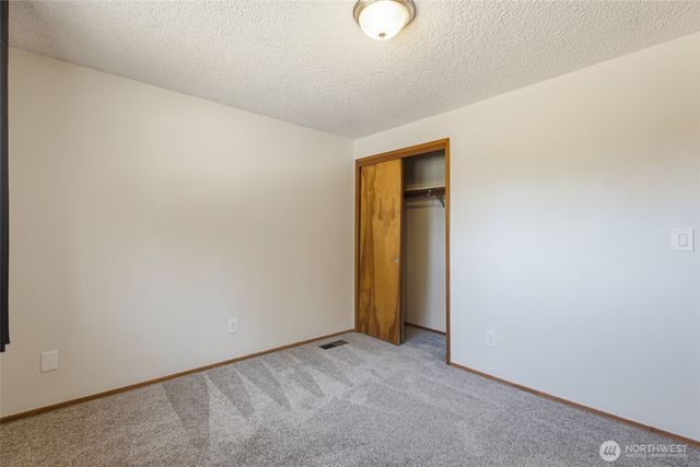 7804 Bobcat Drive SE, Lacey, WA 98503