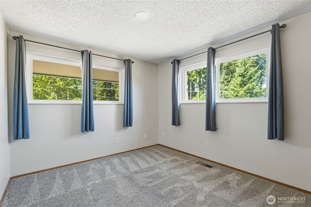 7804 Bobcat Drive SE, Lacey, WA 98503